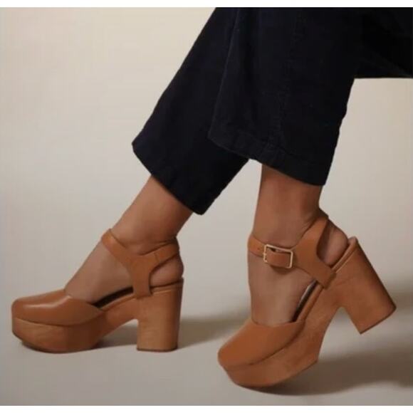 NWT CHARLOTTE STONE Sal Clog Heels in Camel - Picture 15 of 15